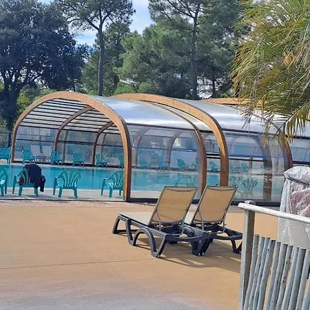 Campsite Ronce Les Bains